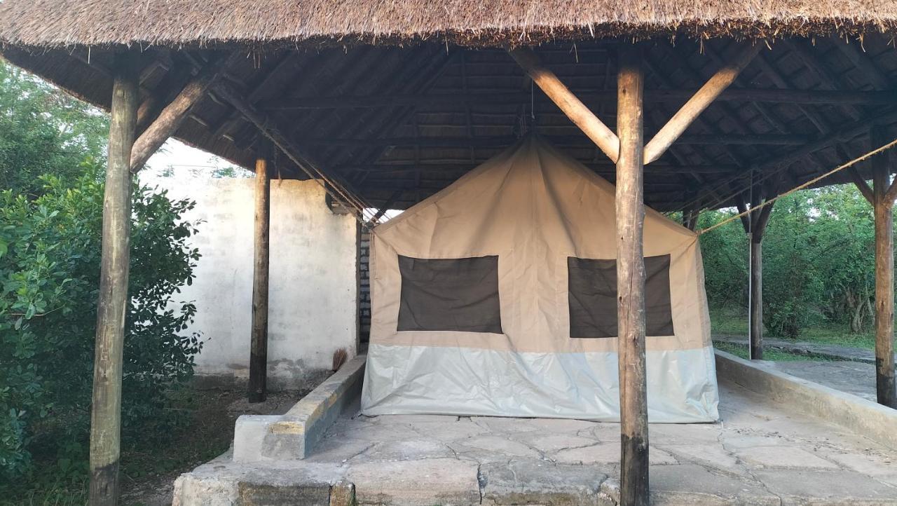 Engiri Game Lodge And Campsite Katunguru Экстерьер фото