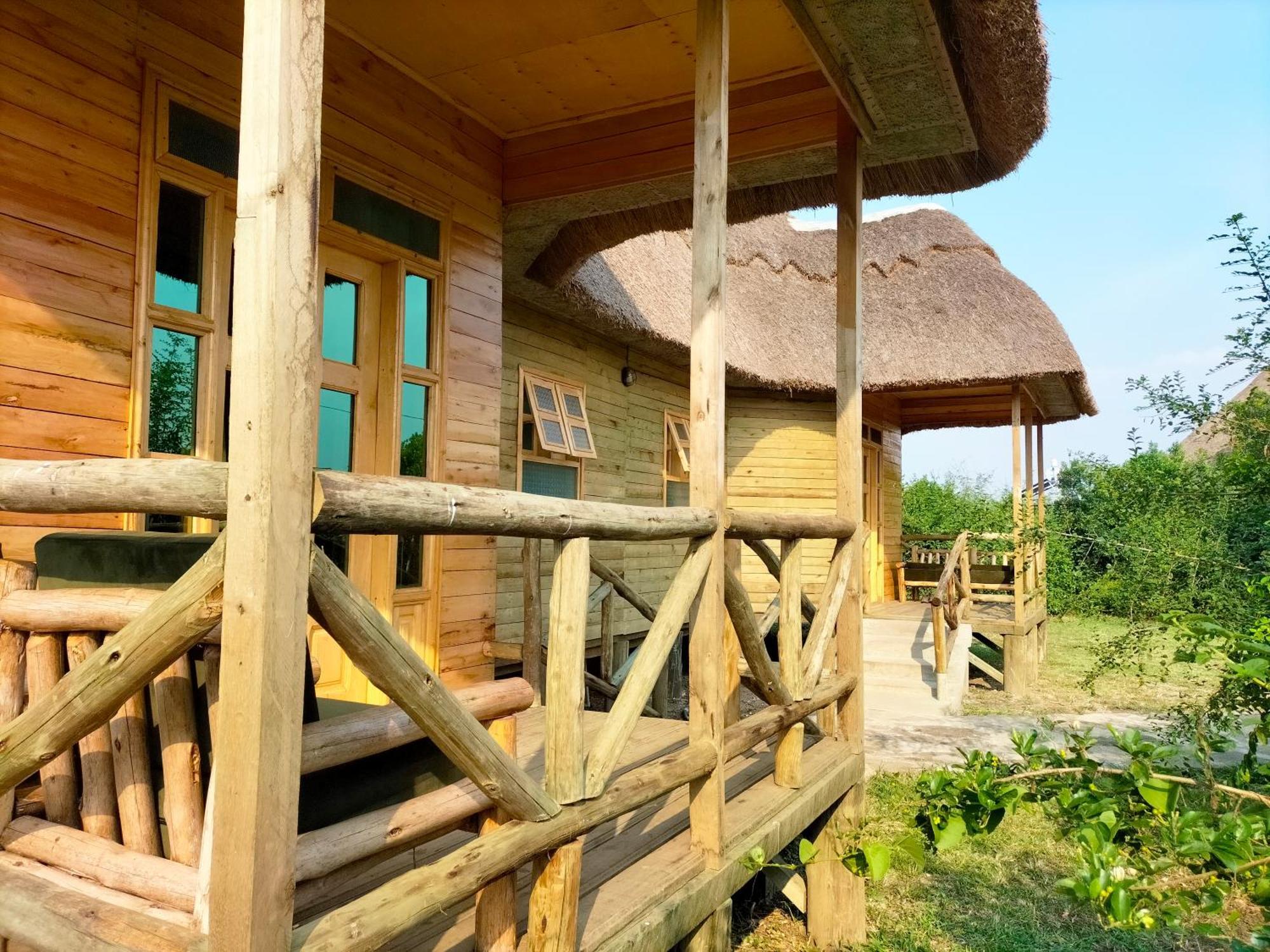 Engiri Game Lodge And Campsite Katunguru Экстерьер фото